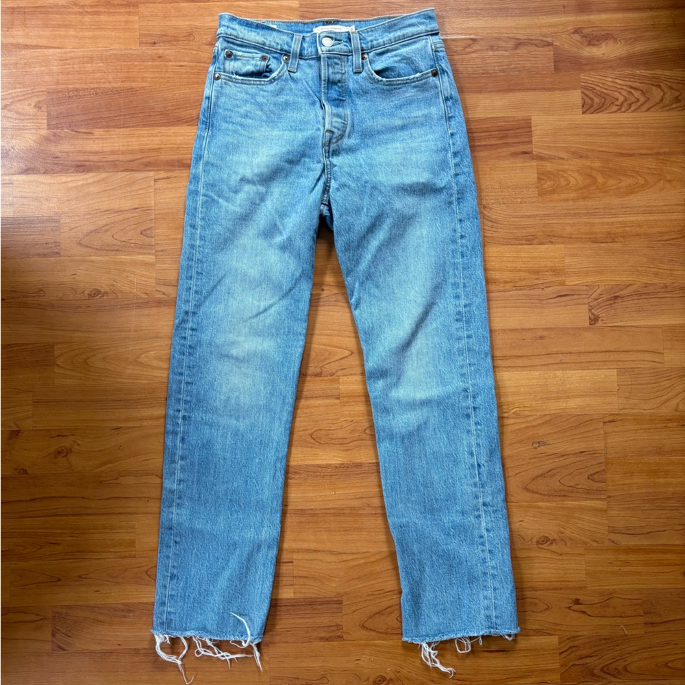 Levi's Women’s Wedgie Straight Fit Light Wash Jeans Size 26
